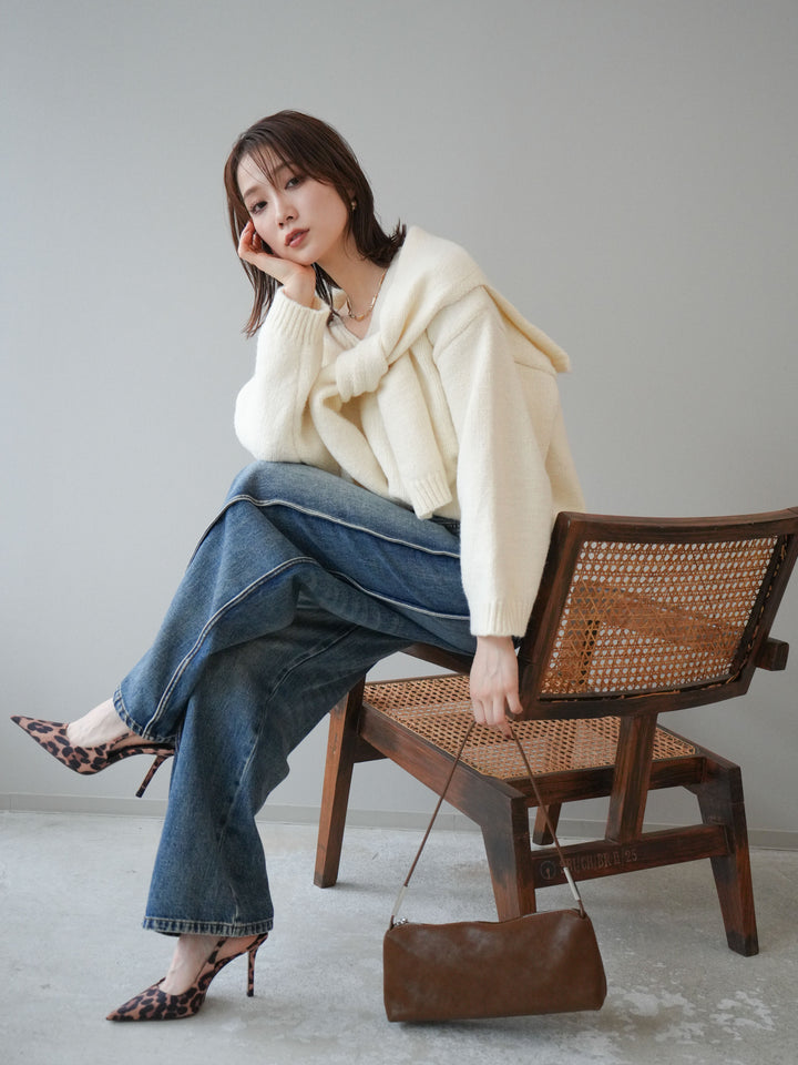 [予約]ストール付きVネックニットプルオーバー/white