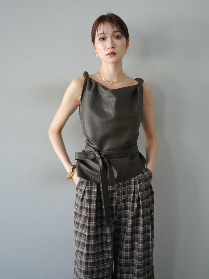 [予約]レザースリーブレスプルオーバー/ブラウン