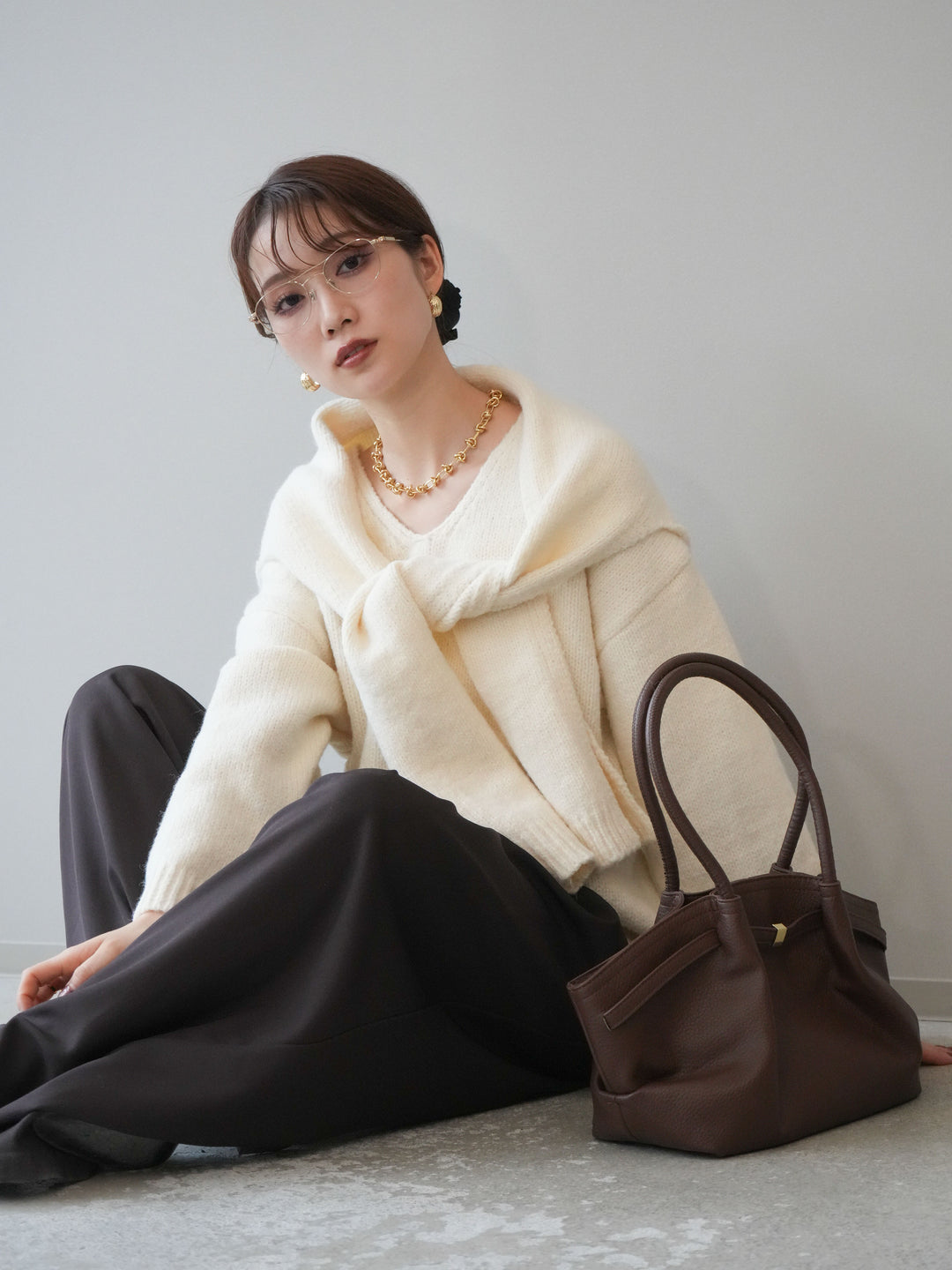 [予約]ストール付きVネックニットプルオーバー/white