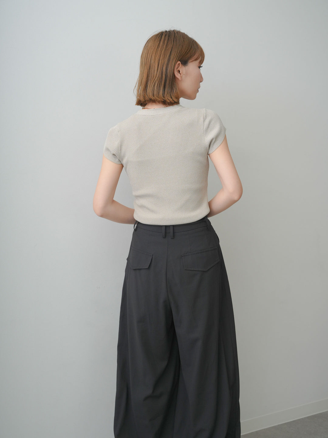 [予約]ネックレイヤードヘンリーVネックリブニットトップス/beige