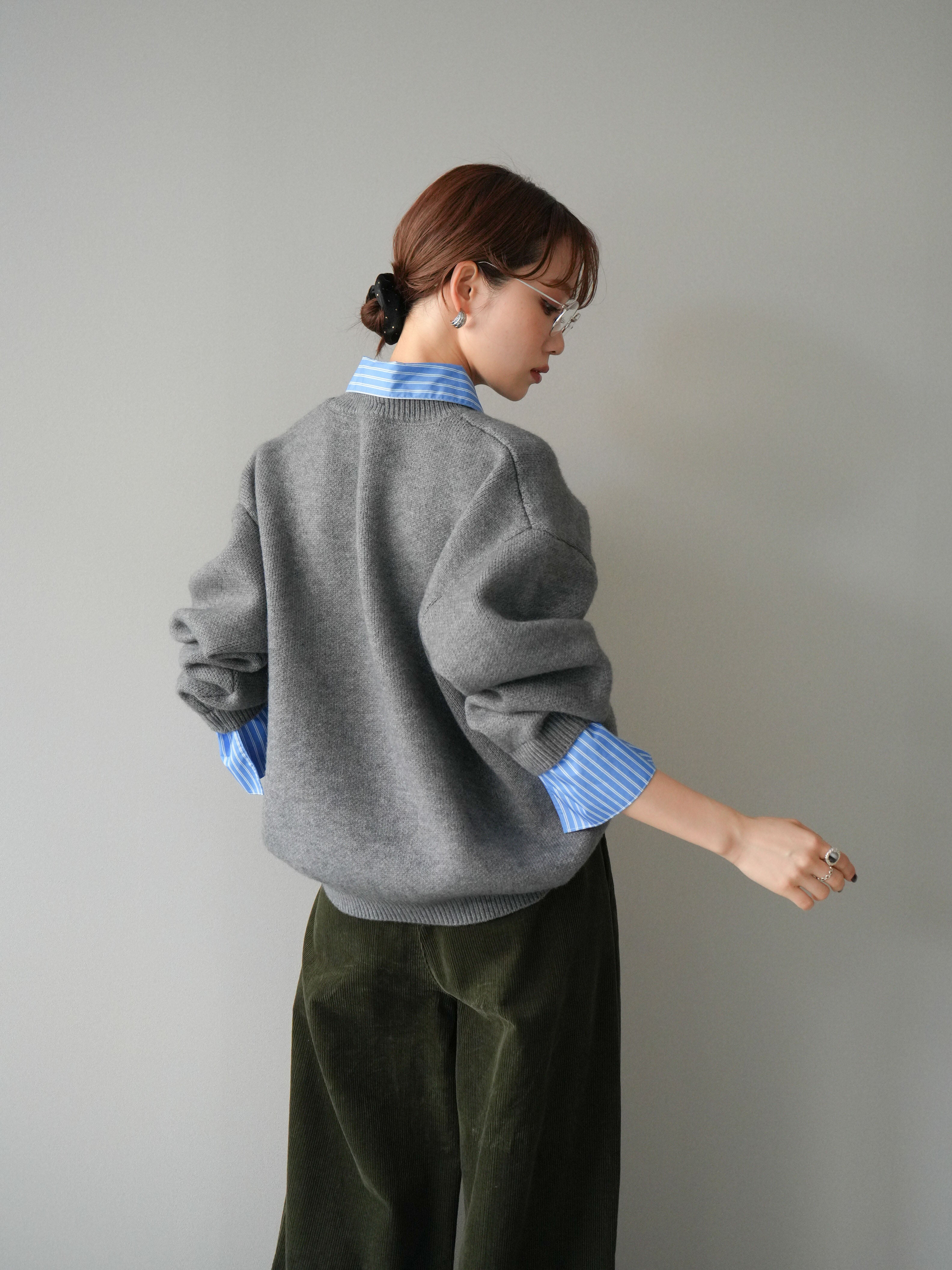 V TWELEVE グレー セーターサイズL 予約]2WAY襟ニットプルオーバー/gray – Lumier