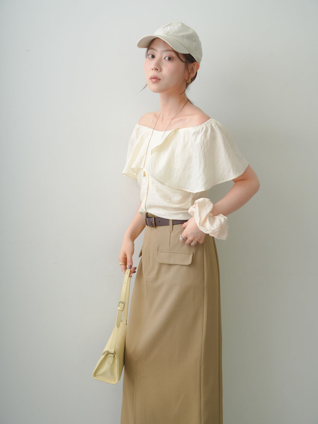 [SET]ラッフルオフショルブラウス+クレープデシンフラップ付きストレートスカート(2set)