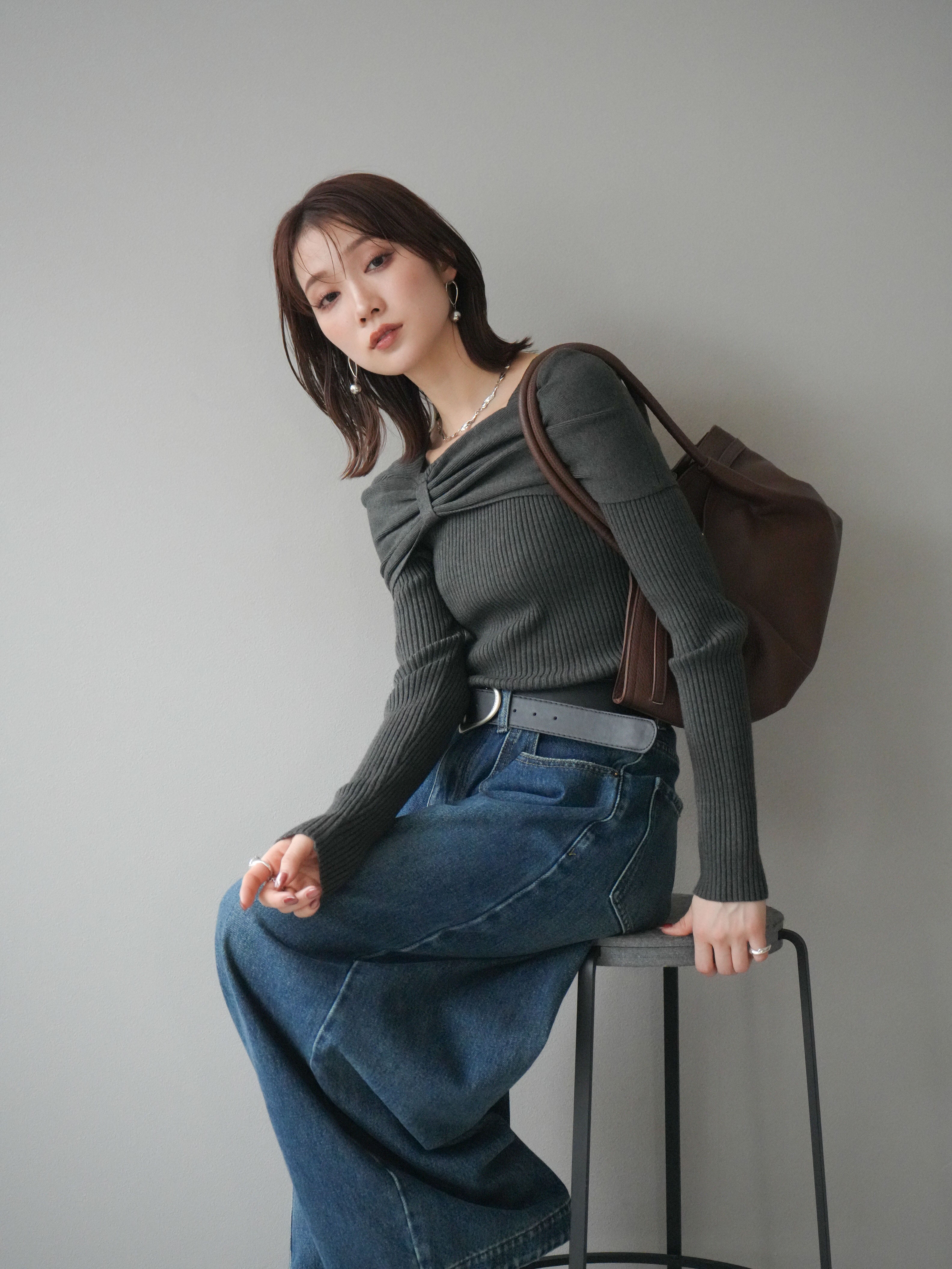 予約]リボンモチーフオフショルリブニットトップス/gray – Lumier