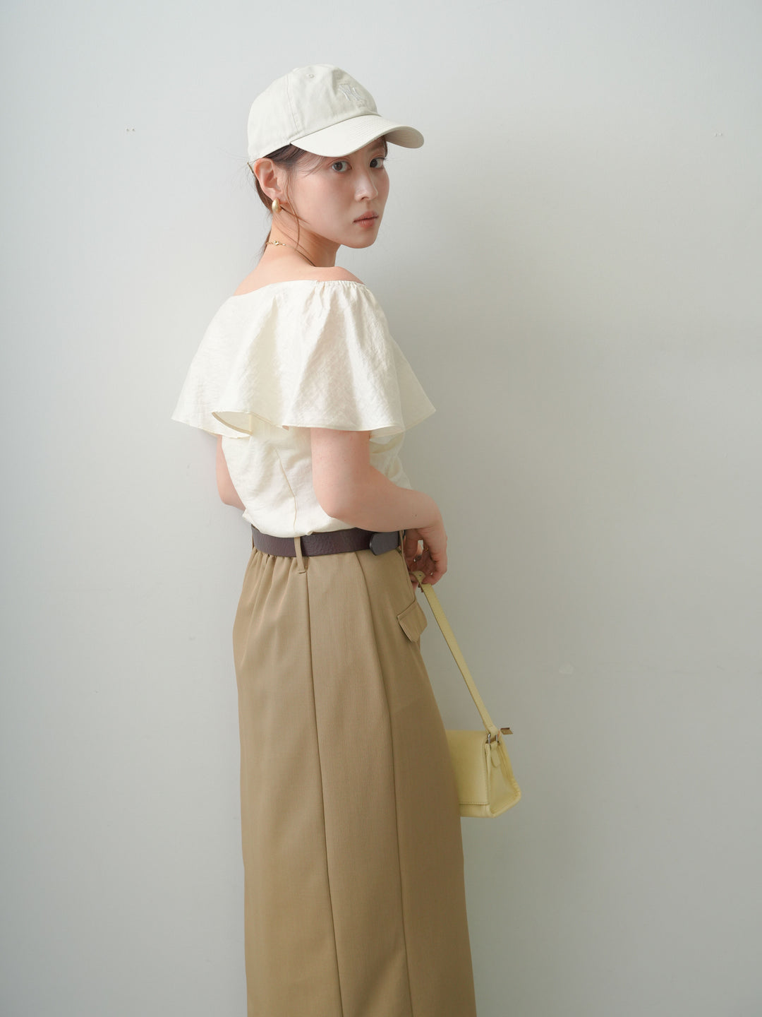 [SET]ラッフルオフショルブラウス+クレープデシンフラップ付きストレートスカート(2set)