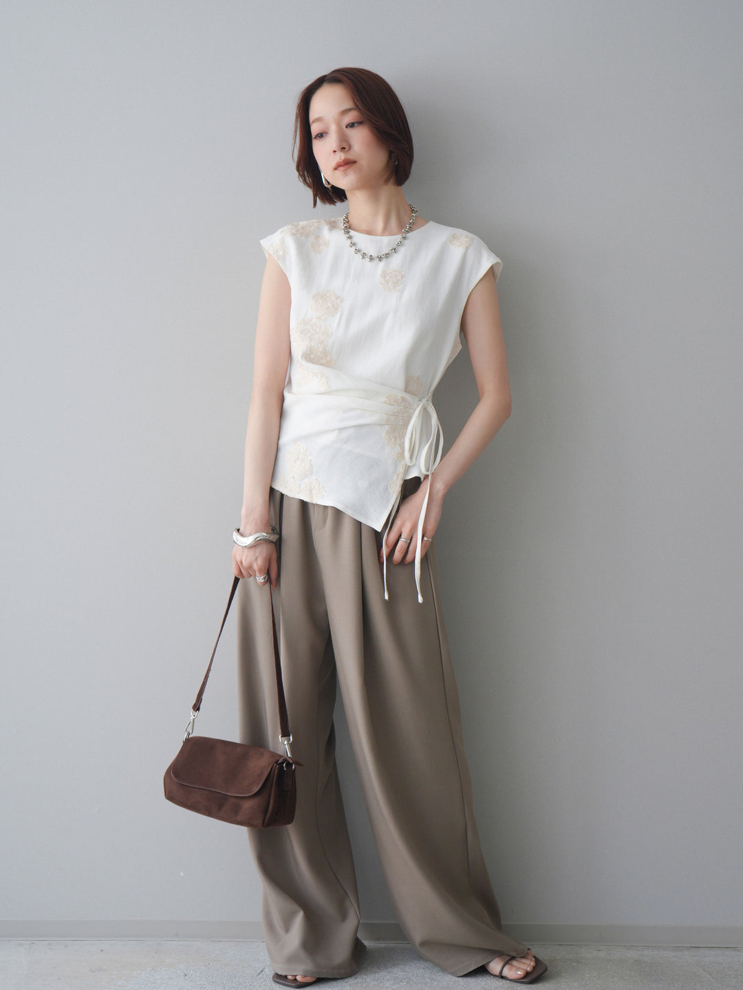 [SET]リネンタッチフラワージャガードトップス+ベルト付キーホルダーモチーフワイドパンツ(2set)