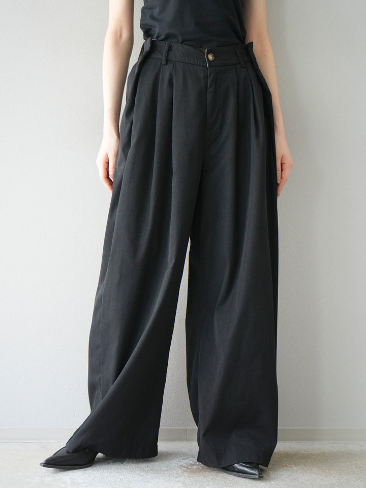 [予約]タックデザインワイドパンツ/ブラック