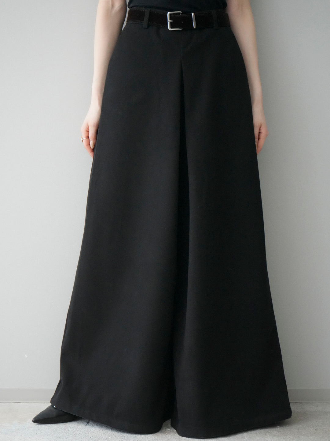 [予約]ベルト付きフロントタックワイドパンツ/black