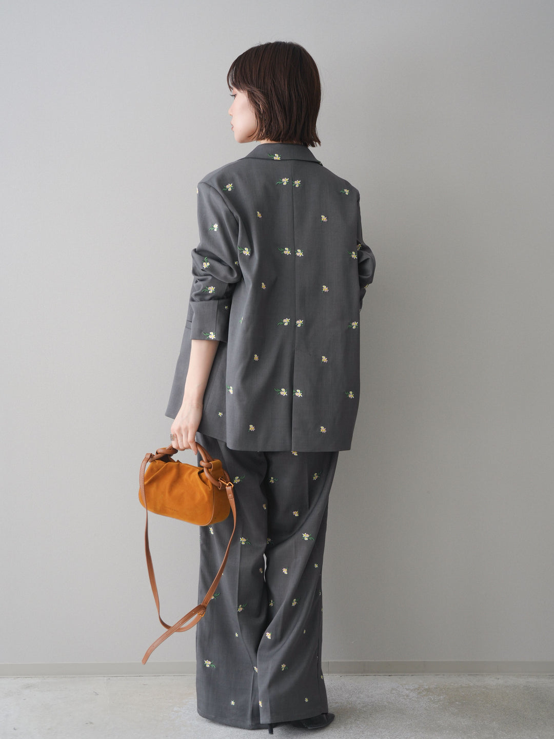 [予約]フラワー刺繍タックパンツ/gray