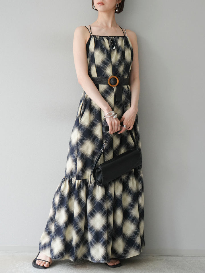 [SET] 繫腰帶格紋無袖連身裙 + 可選飾品套裝（2 套）
