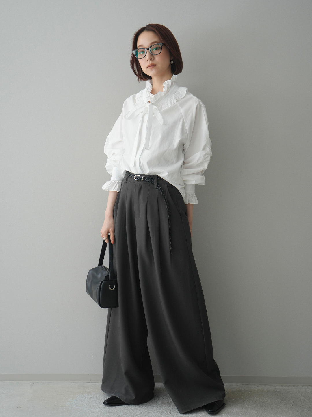 [SET]フリルネックギャザーブラウス+編み込みベルト付タックワイドパンツ(2set)