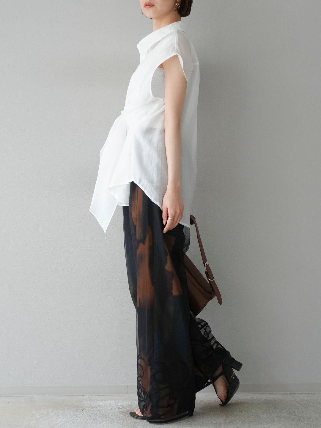 [SET] 前繫帶透視上衣 + 水彩藝術休閒褲 (2 件組)