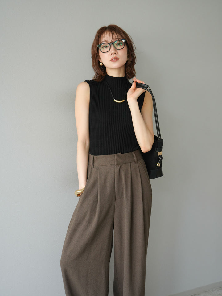 [予約]ボトルネックワッフル編みノースリーブニットトップス/ブラック