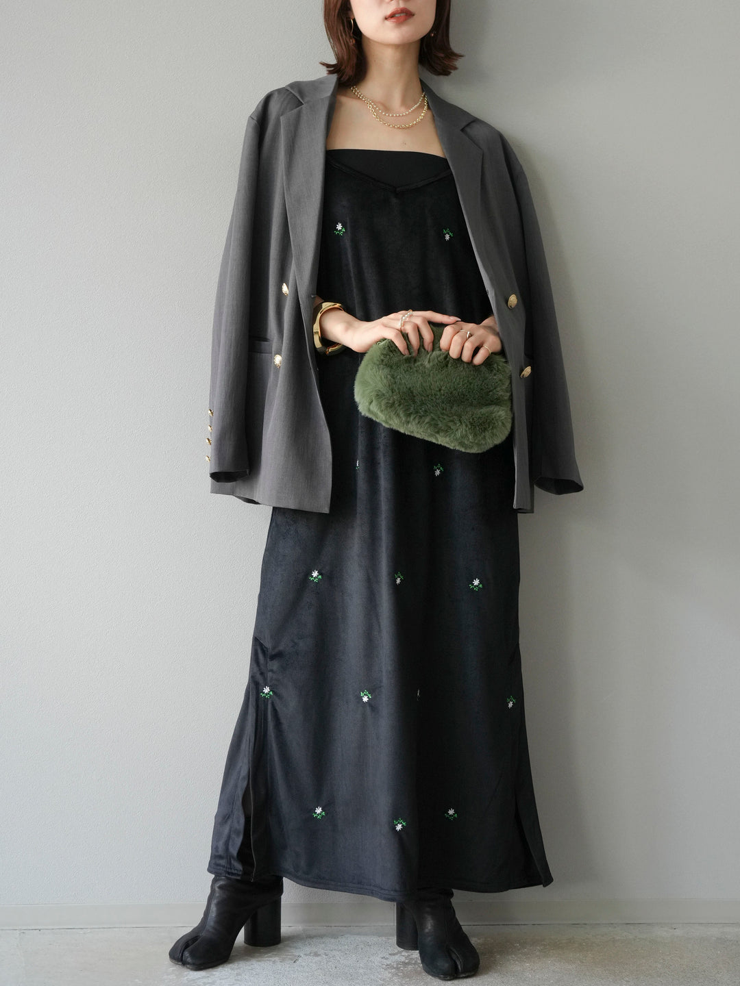 [予約]フラワー刺繍ベロアキャミワンピース/ブラック