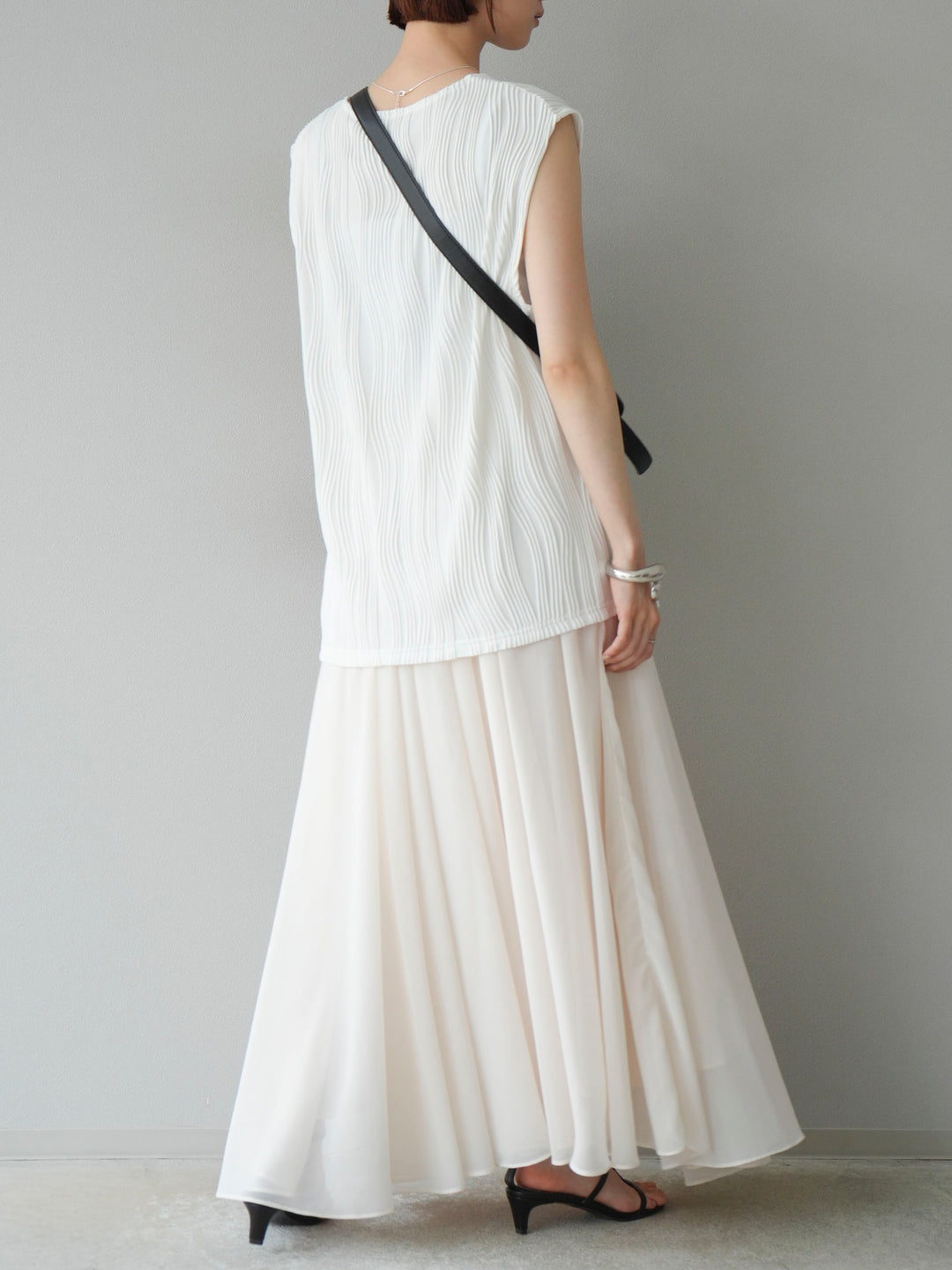 [SET]ウェーブパイピングVネックベスト+シフォンフレアスカート(2set)