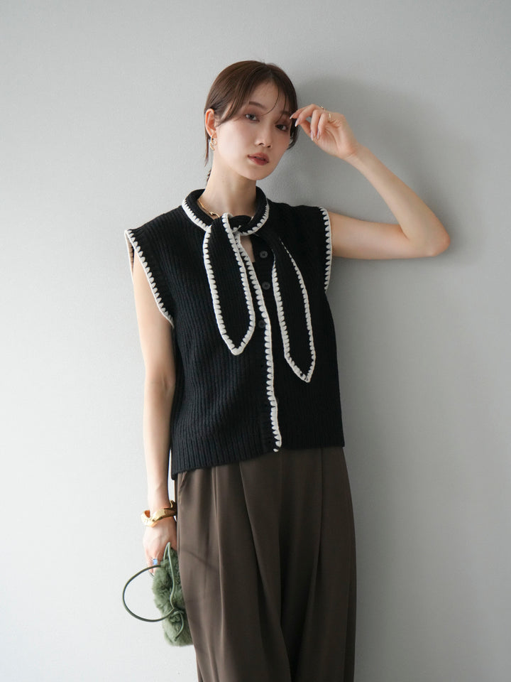 [予約]ステッチデザインボウタイニットベスト/ブラック