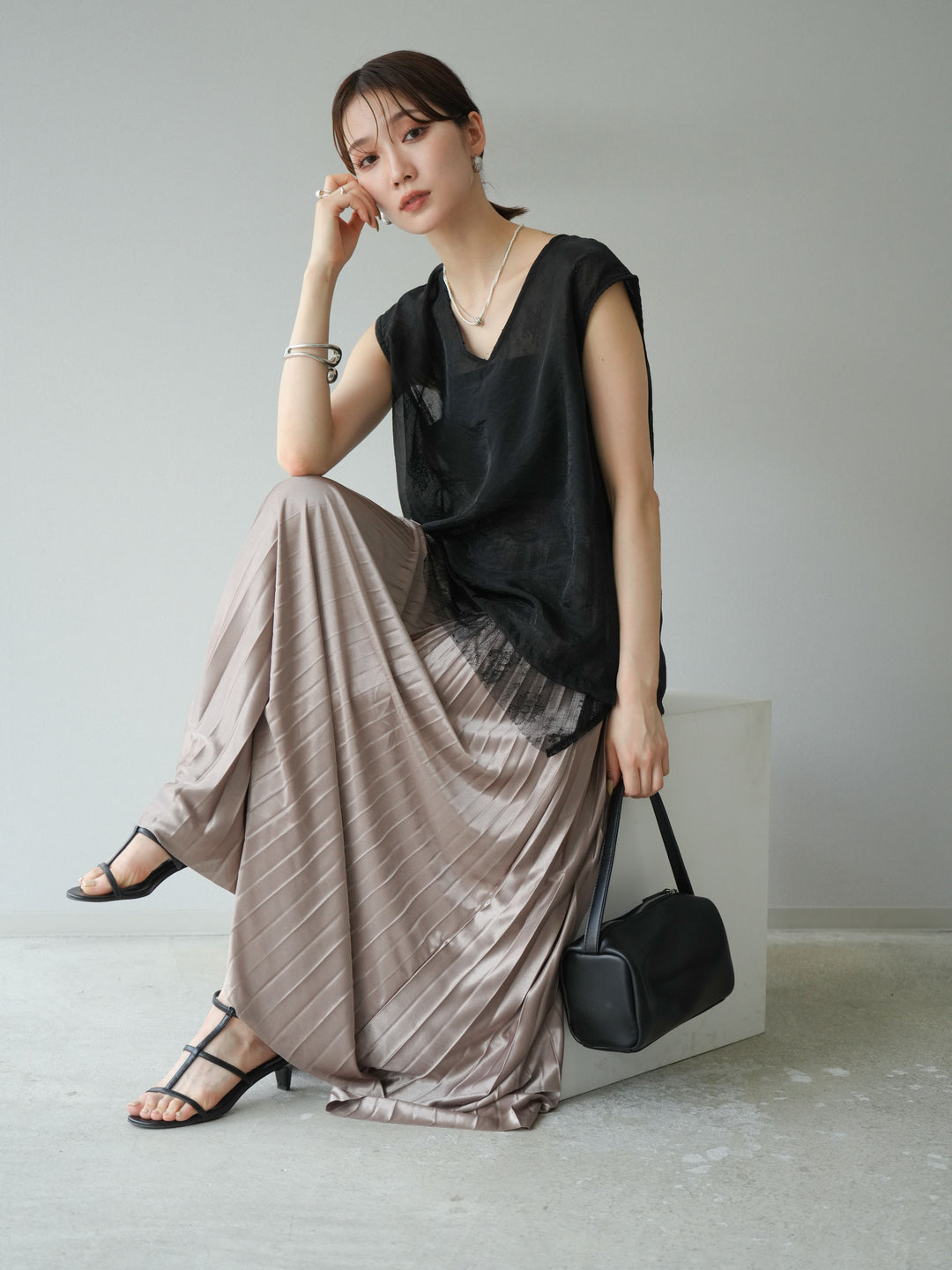 [予約]レースレイヤードオーガンジートップス/ブラック