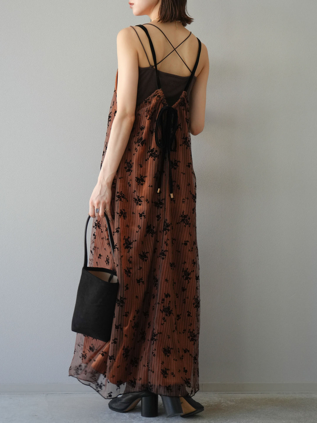 [SET]フロッキーチュールレイヤードベロアキャミワンピース+カップ付きバッククロスキャミソール(2set)