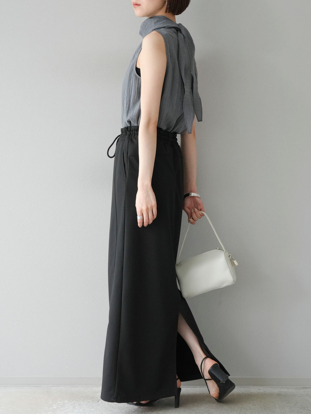 [SET] 後繫帶無袖上衣 + 運動長裙 (2set)