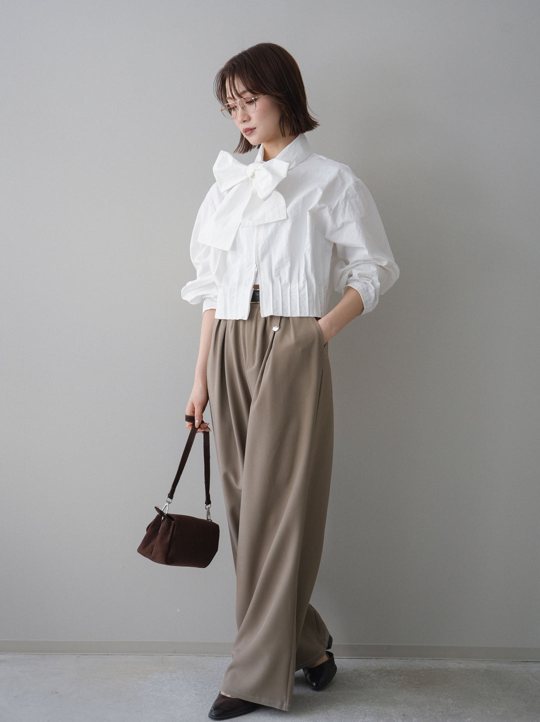 [SET]ボウタイ裾プリーツライトジャケット+ベルト付キーホルダーモチーフワイドパンツ(2set)
