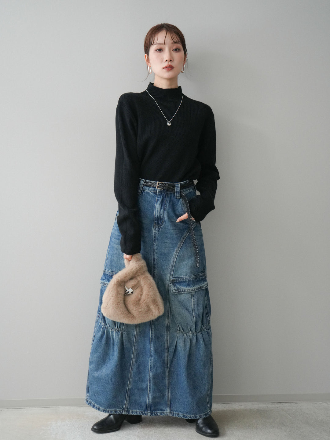 [予約]ボトルネック裾カールリブニットトップス/black