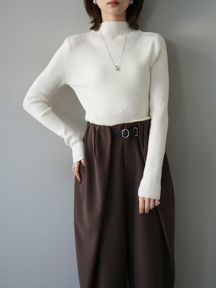 [予約]袖ボタンボトルネックリブニットトップス/アイボリー