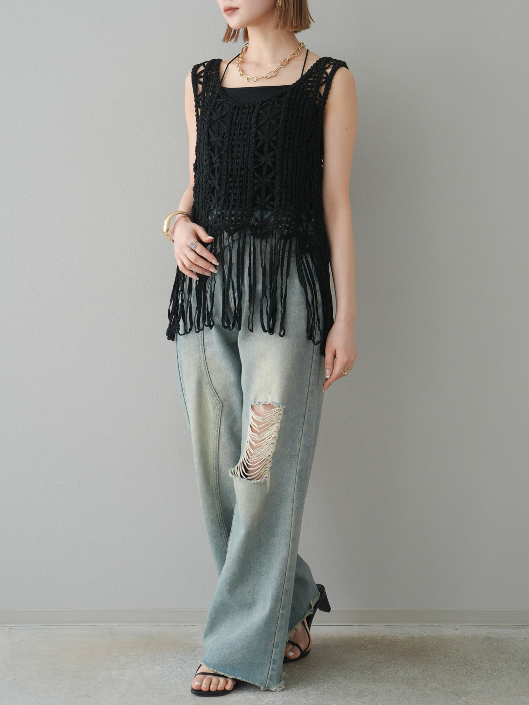 [予約]クロシェフリンジノースリーブトップス/ブラック