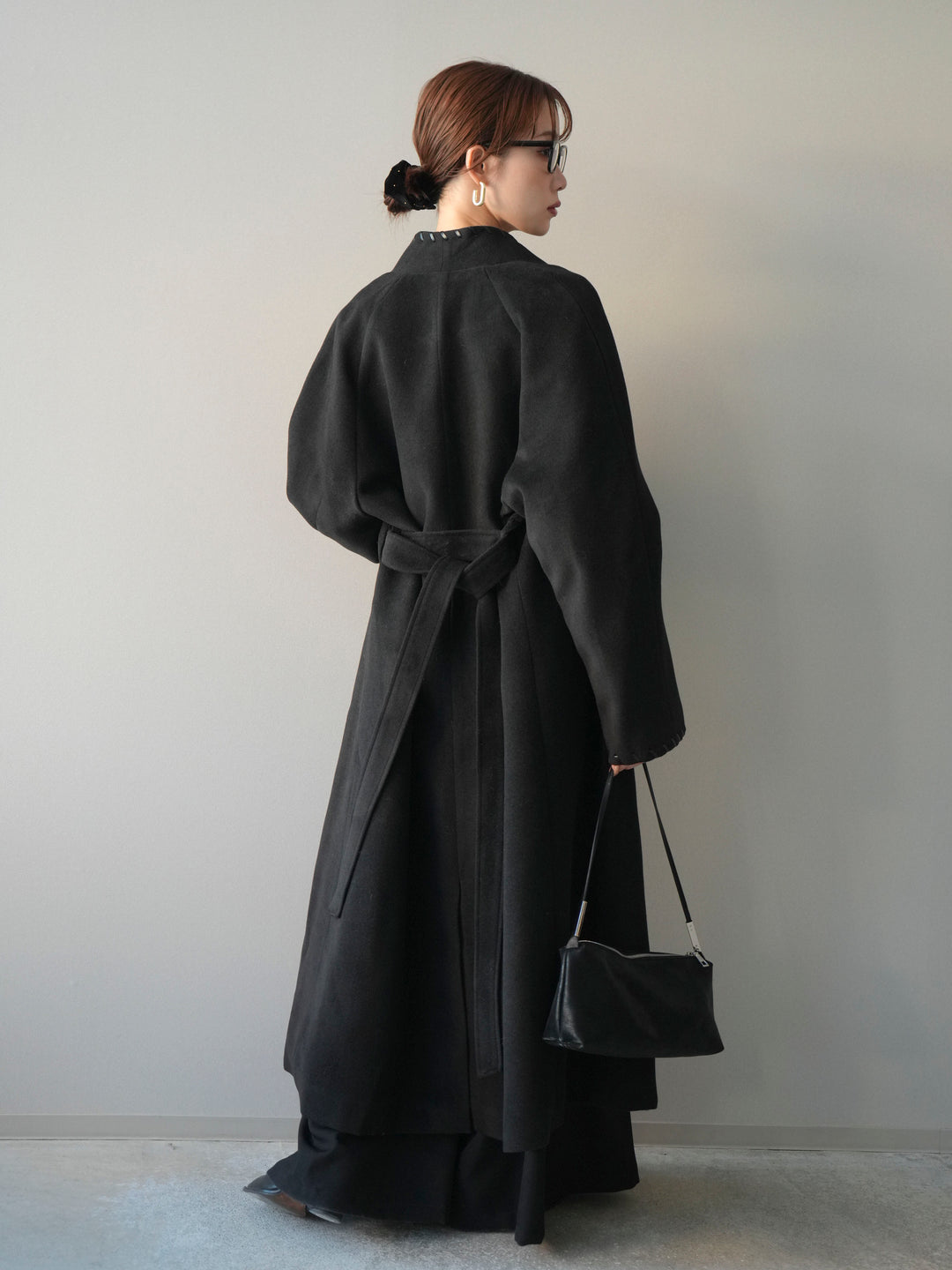 [SET]ハンドステッチ裏中綿ロングコート+ツイストネックラメネップヤーンニットプルオーバー+テープベルトタックバギーパンツ(3set)