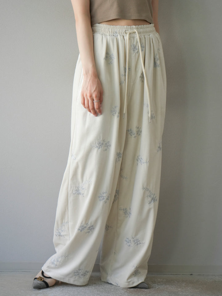 [予約]ベロアフラワーエンブロイダリーイージーパンツ/エクリュ