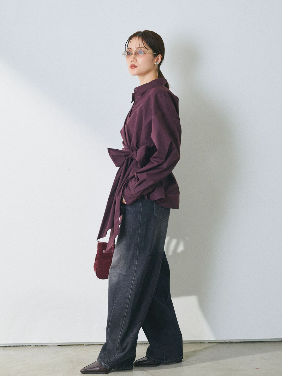 【Allure】[SET]ウエストアシメリボンシャツ+アシメカーブデニムパンツ(2set)