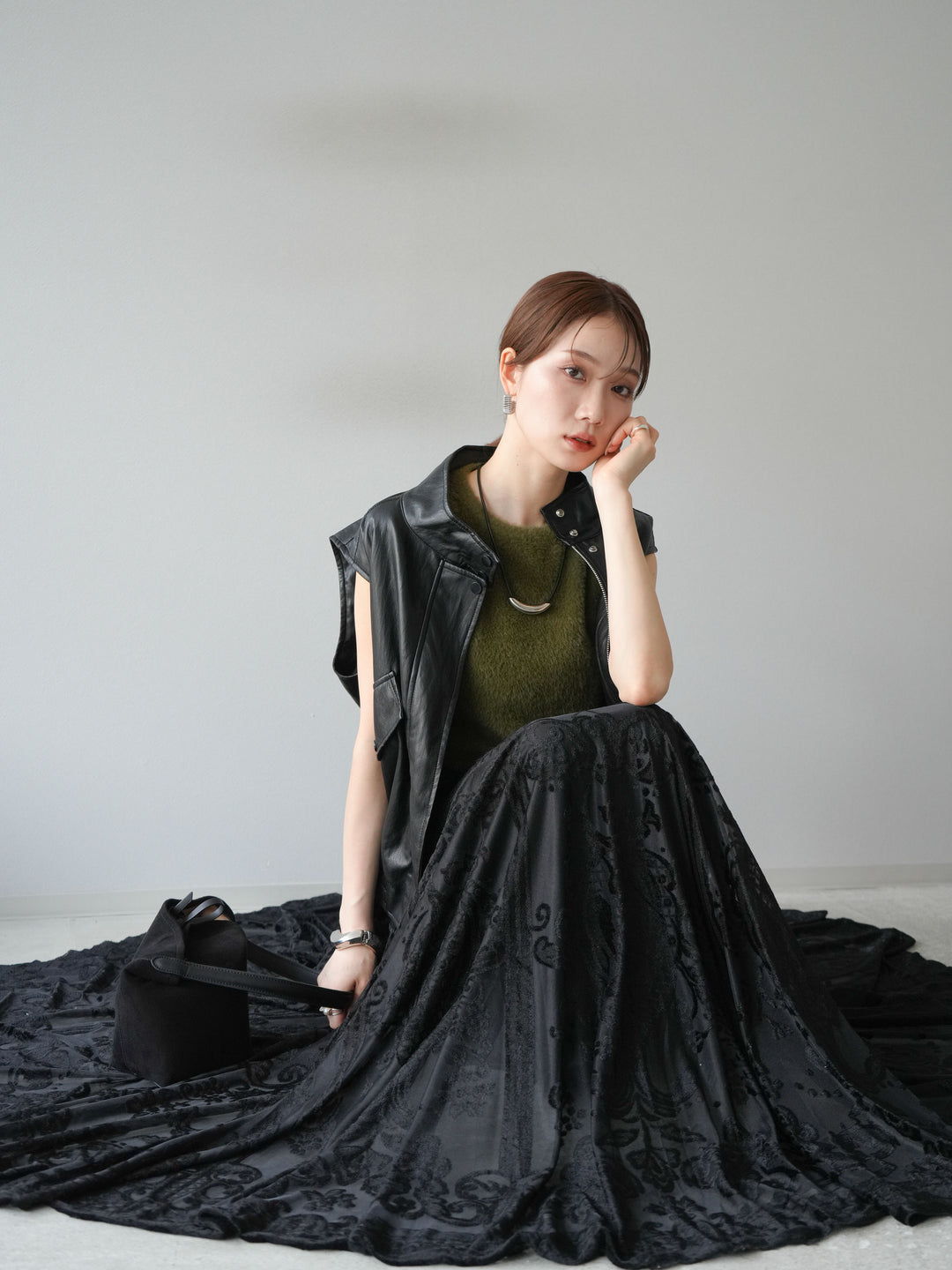 [予約]スリーブレスフェイクレザーブルゾン/ブラック