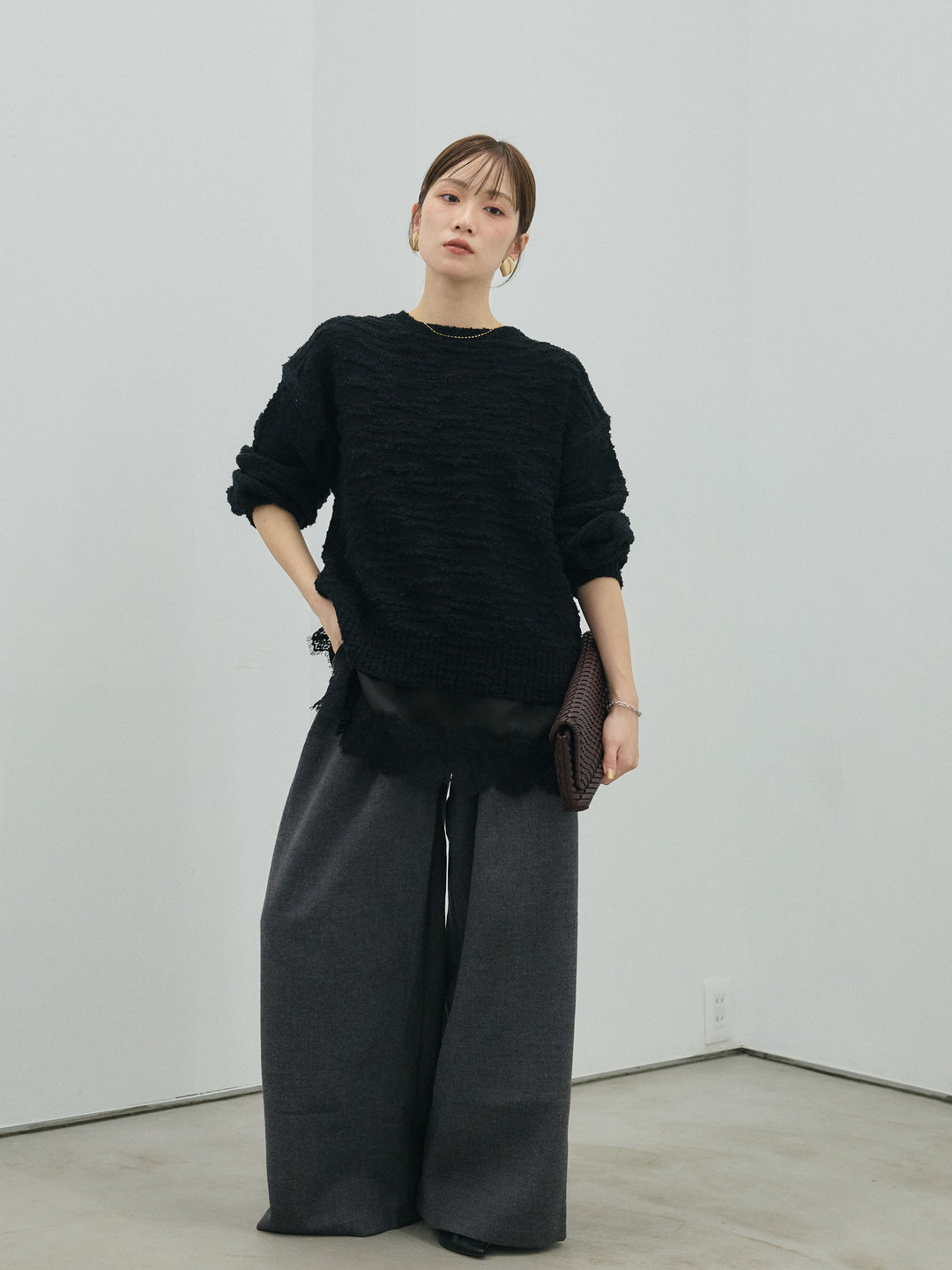 【Allure】[SET]バックリボンニュアンスブークレニットプルオーバー+ループデザインツイルワイドパンツ+サテンレースキャミソール(3set)