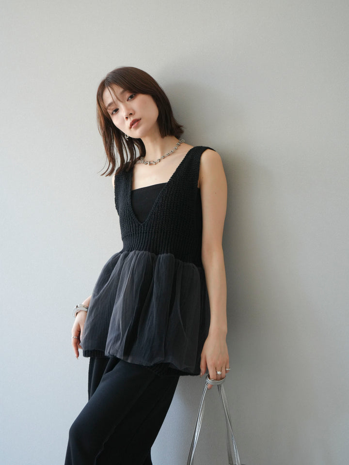 [予約]チュールレイヤードペプラムニットベスト/ブラック