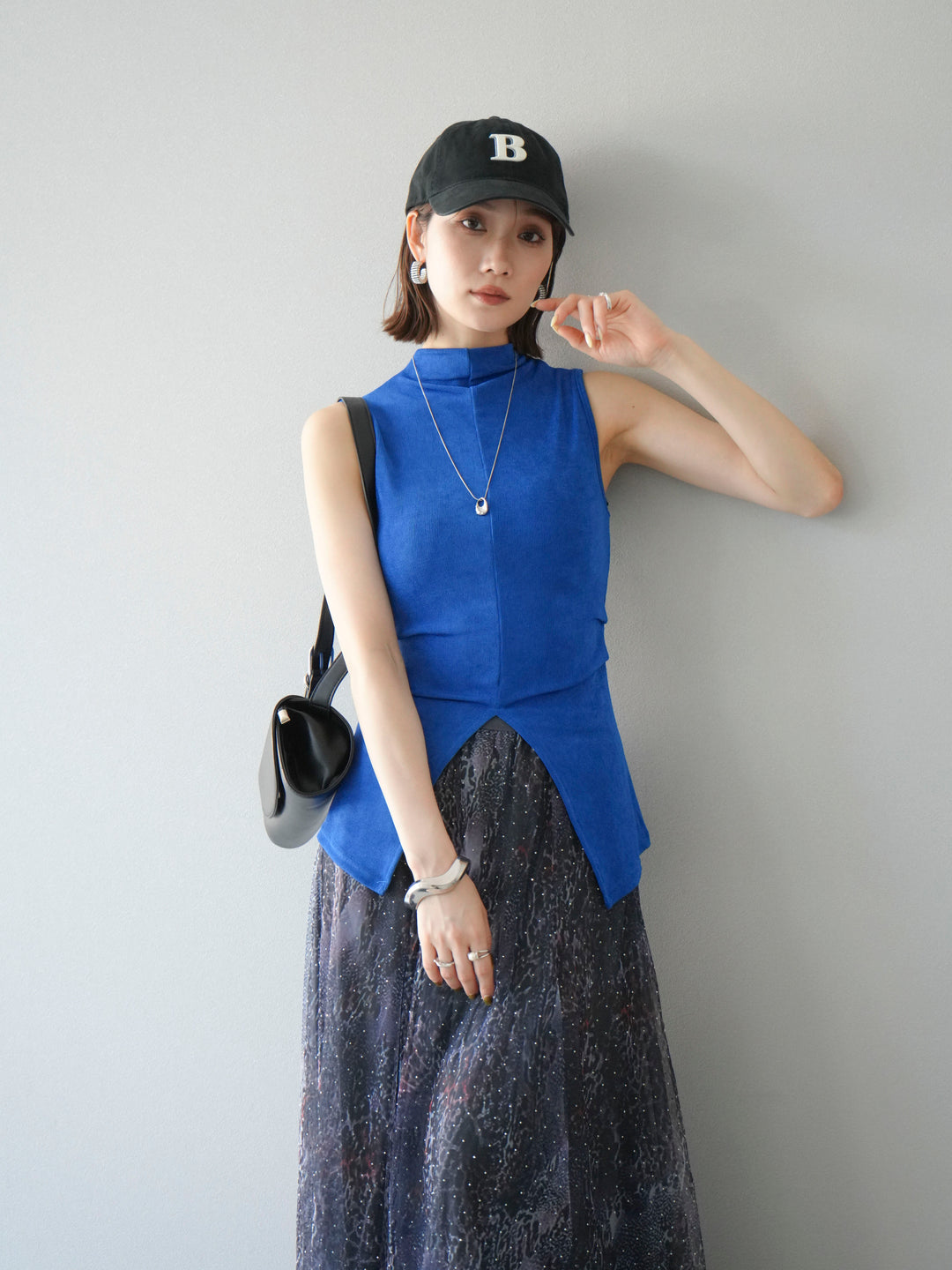 [予約]フロントスリットレーヨンニットトップス/ブルー