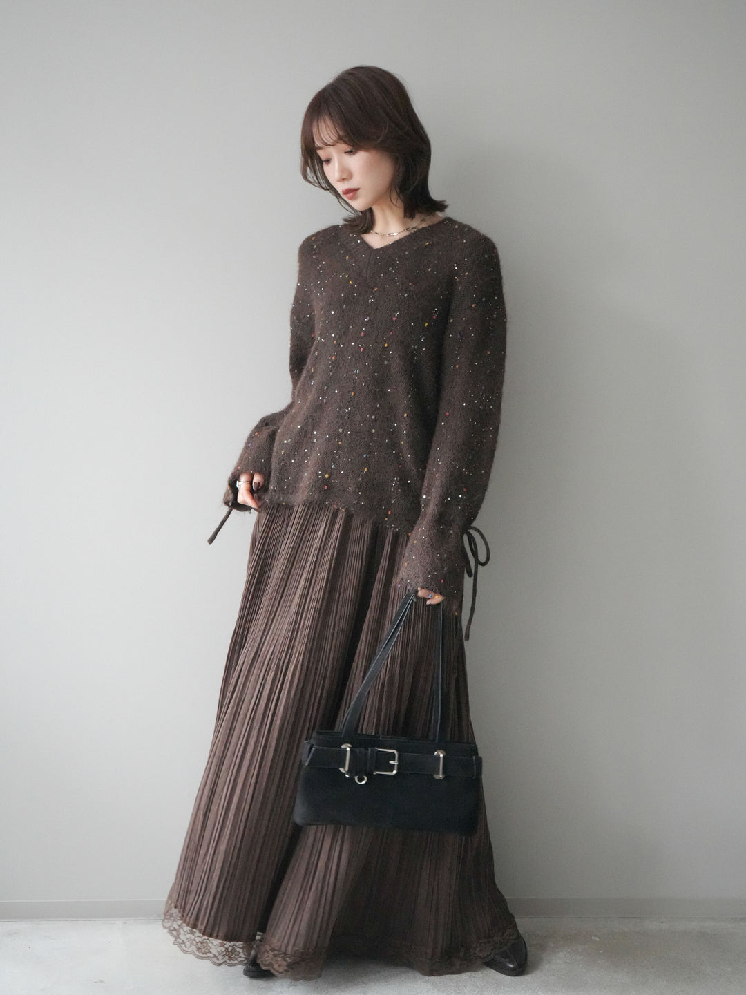 [SET]キャンディースリーブカラーネップスパンコールニットプルオーバー+裾レーススウェードプリーツマキシスカート(2set)