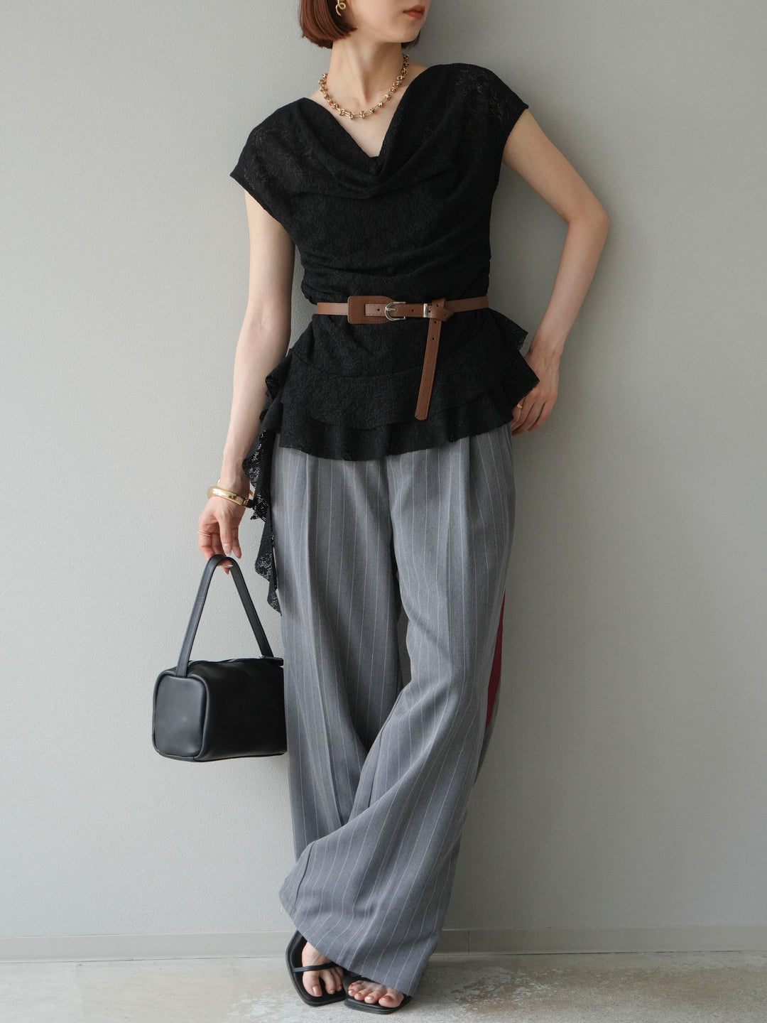 [予約]ベルト付ドレープデザインレーストップス/ブラック