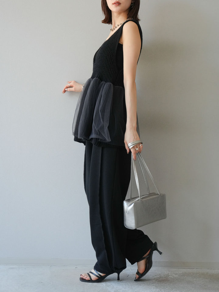 [SET] 薄紗層疊荷葉邊針織背心 + 兩用設計運動褲（2 件組）