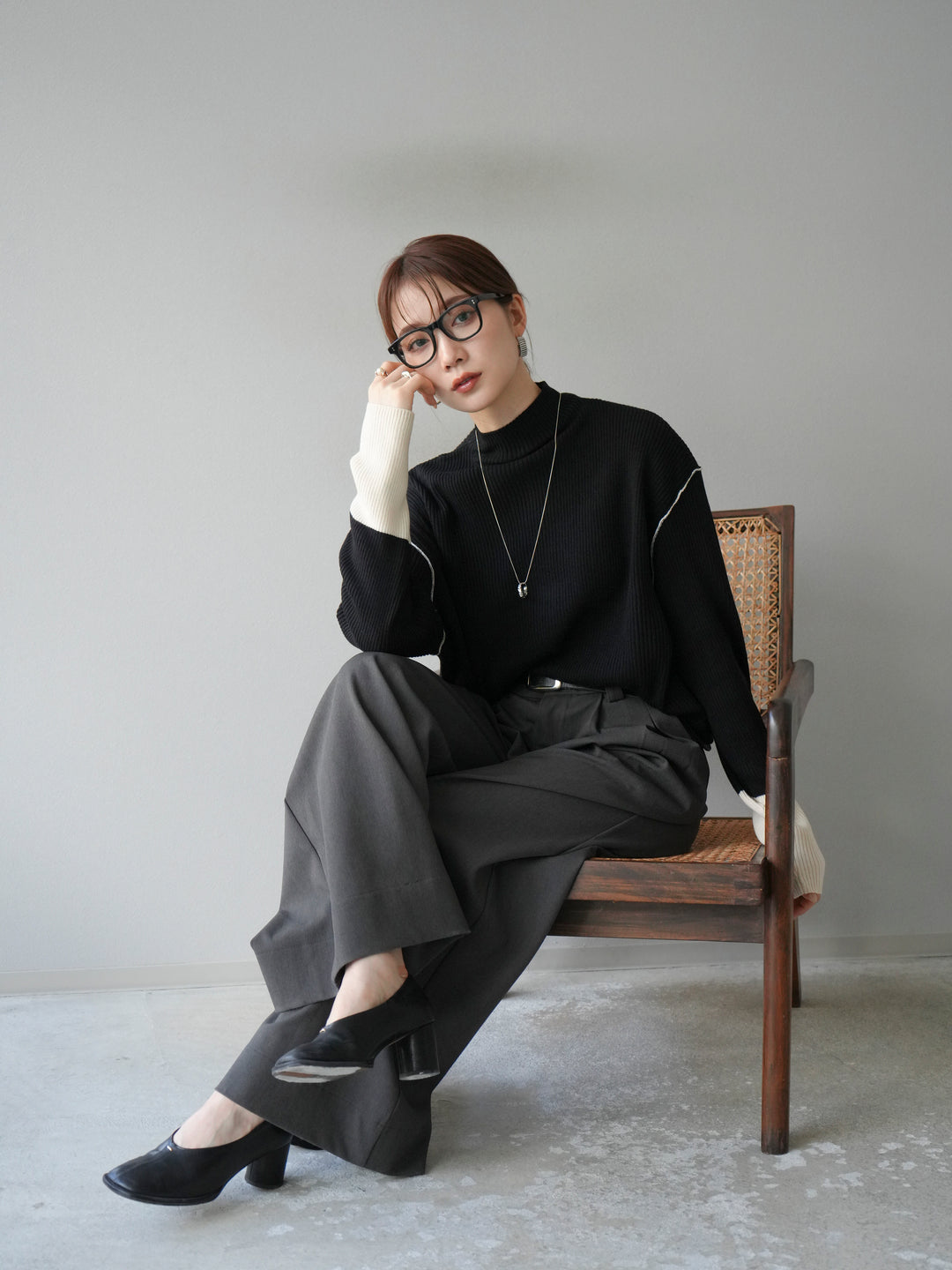 [予約]ボトルネック配色リブニットプルオーバー/ブラック×エクリュ