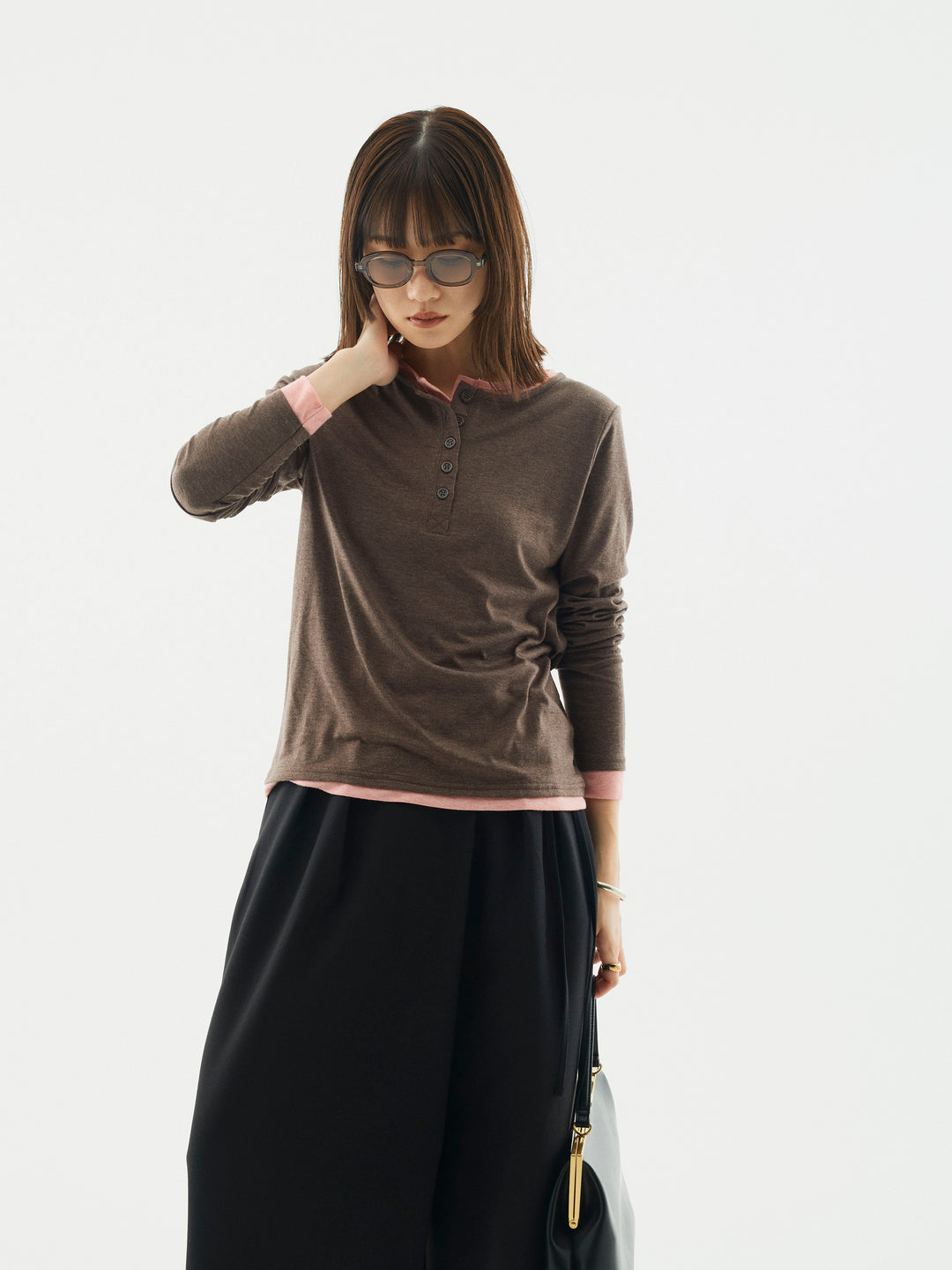 【Allure】[SET]配色レイヤードヘンリーネックトップス+ラップデザインタックワイドパンツ(2set)