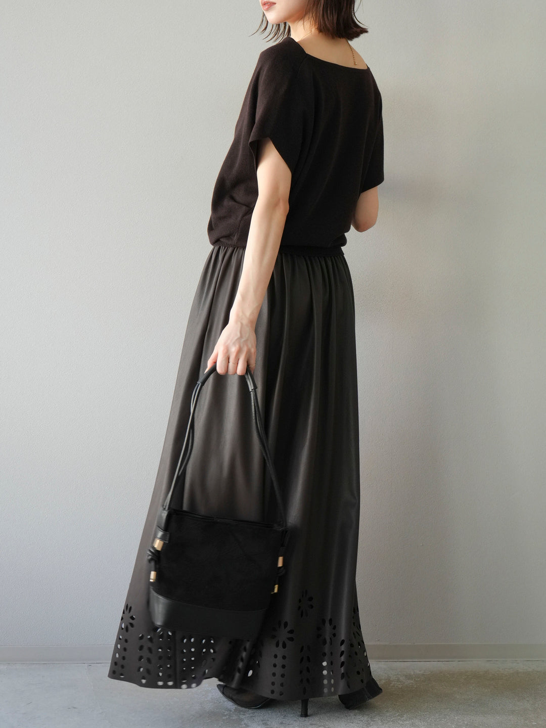 [予約]フラワーパンチングレザースカート/ブラウン