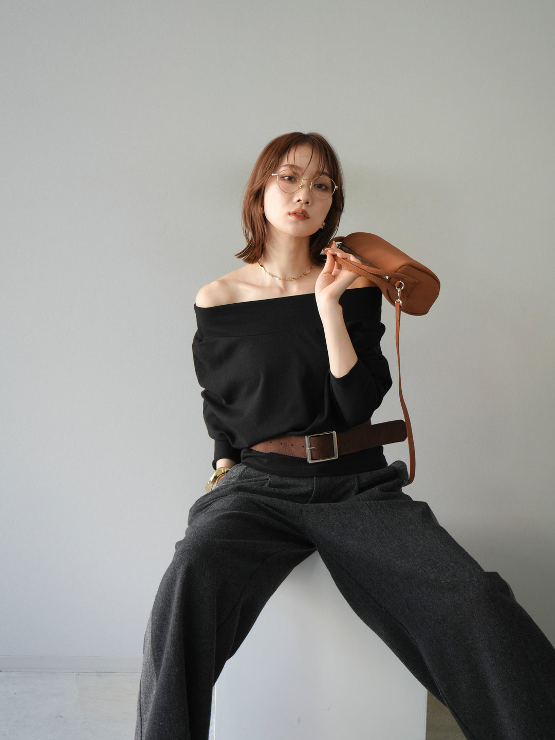 [予約]ベルト付オフショルカットソー/ブラック