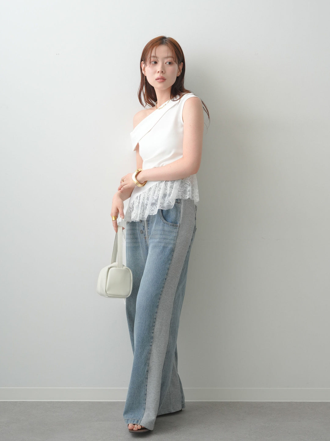 [SET]アシンメトリーラッフルレースヘムトップス+デニム切替スウェットパンツ(2set)