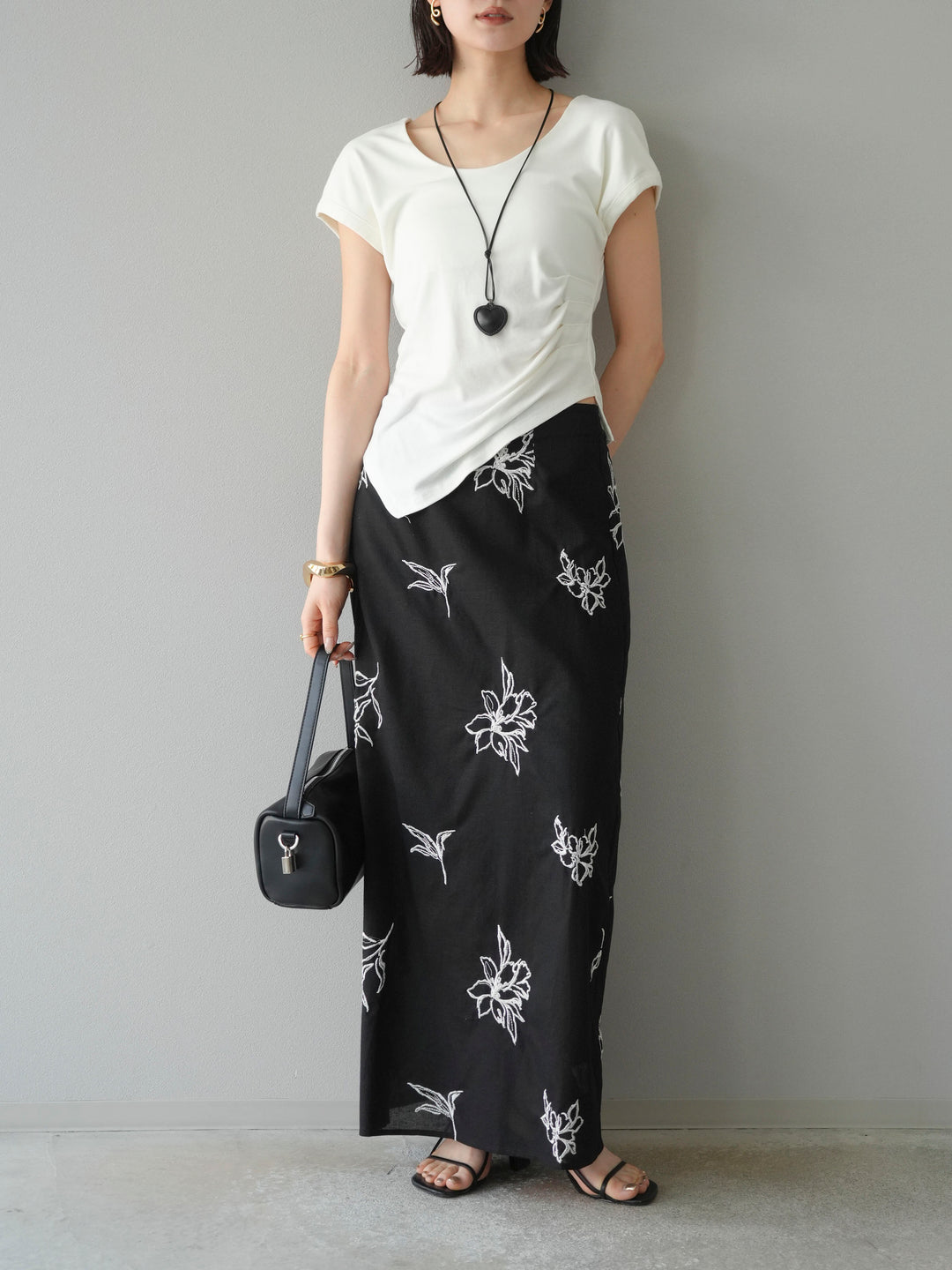 [予約]タックTシャツ＆レザーハートネックレスSET /ホワイト