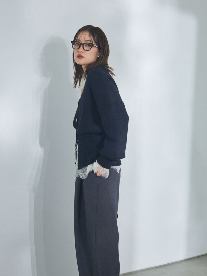 【魅力】[套裝] 金色紐帶針織開襟衫 x 蕾絲襯衫套裝 + 不對稱腰部收腰褲（兩件套）