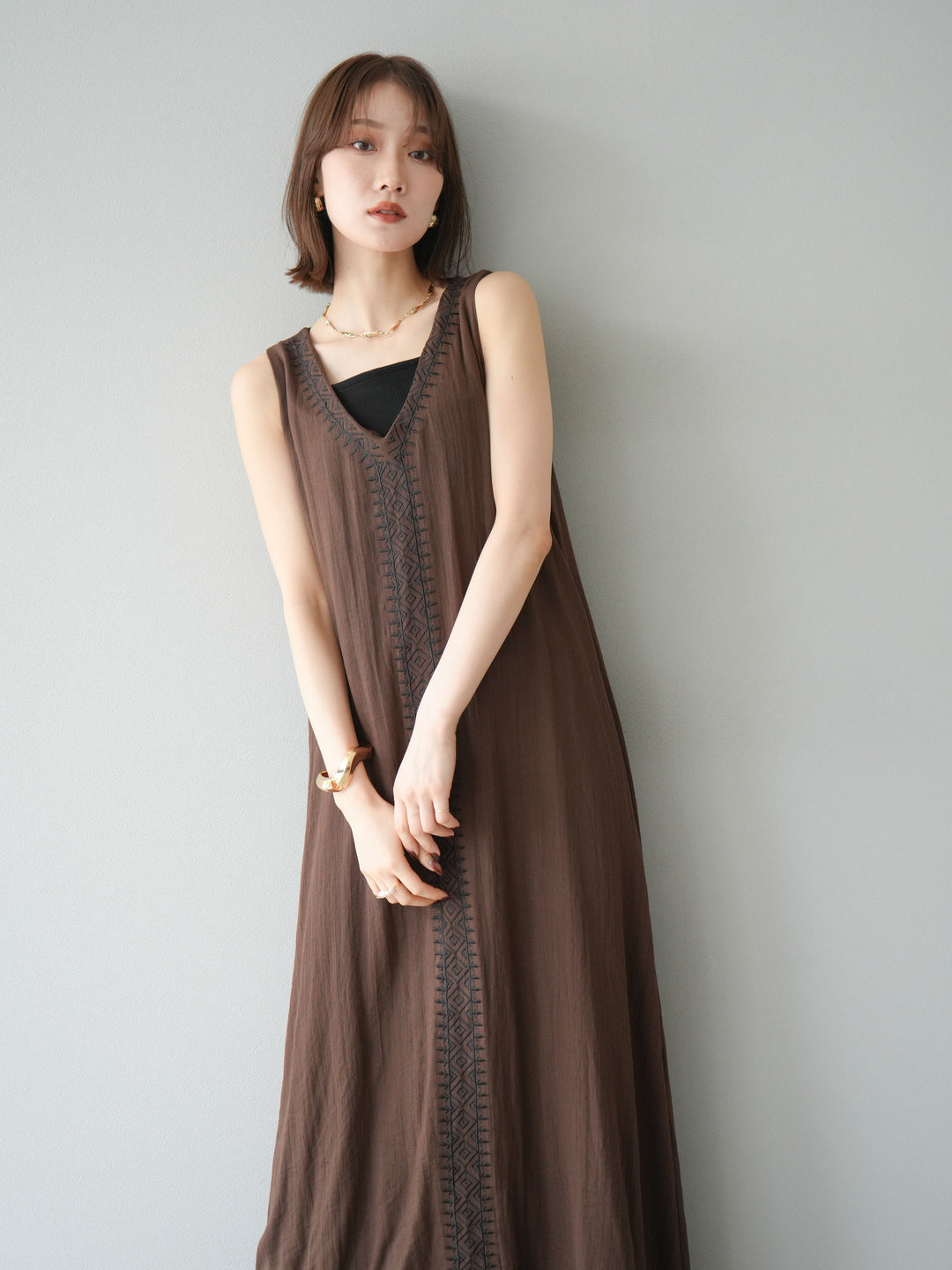 [予約]刺繍Vネックワンピース/ブラウン