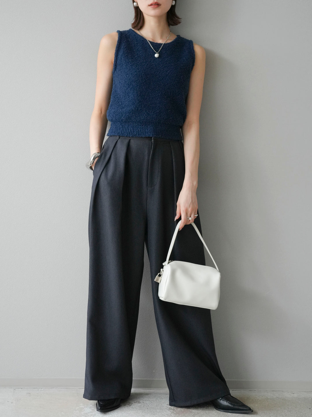 [予約]レザーパイピングタックワイドパンツ/グレー