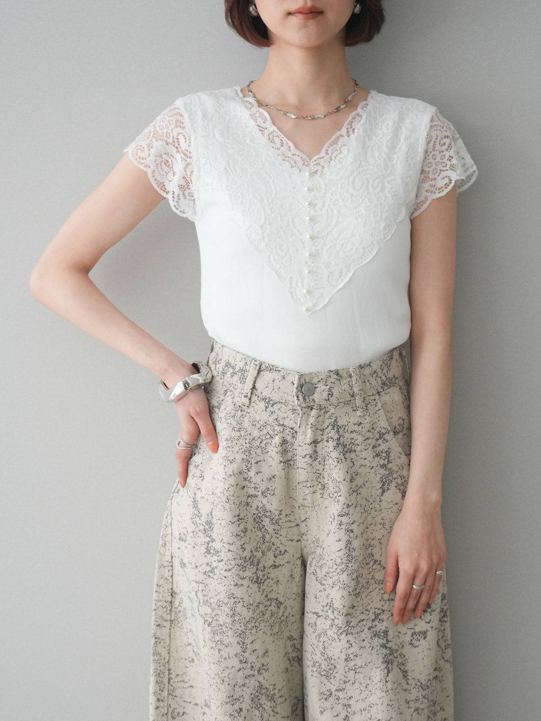 [予約]パールボタンレース切替ニットトップス/white