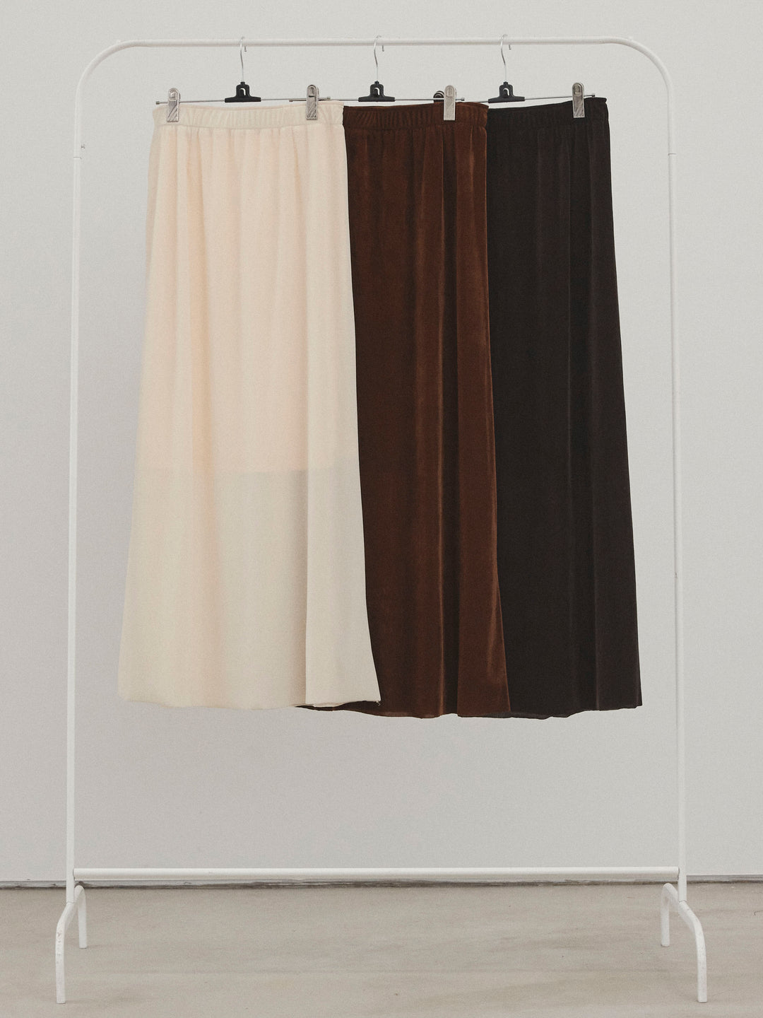 [SET] 霧面緞面外套 + 天鵝絨半身裙 (2set)