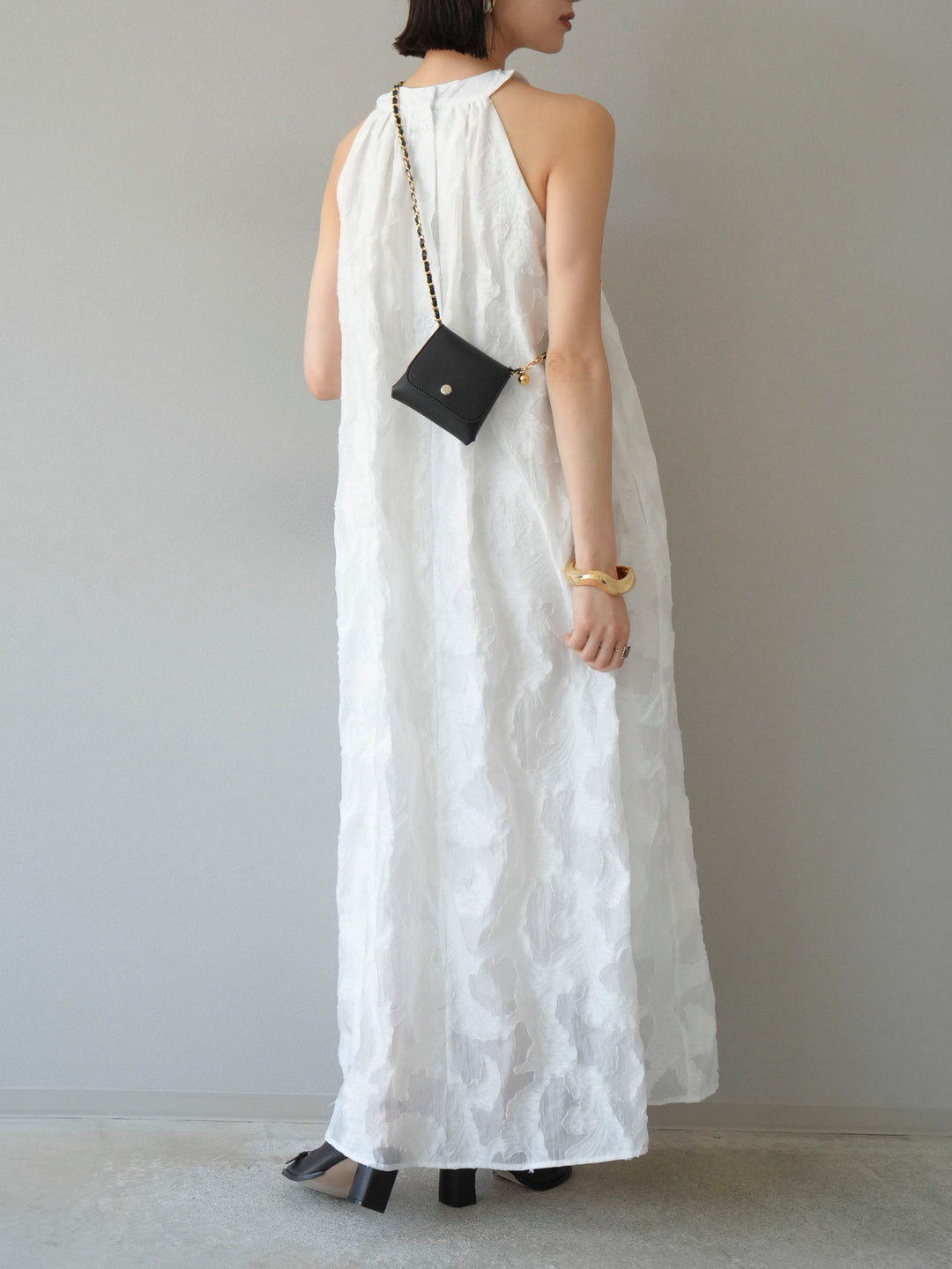 【預購】提花掛脖洋裝/白色