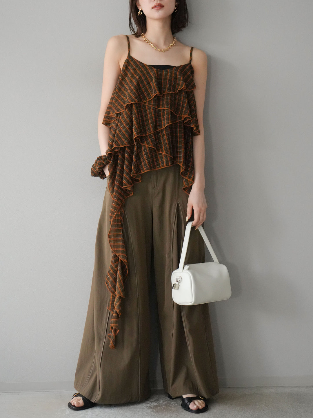 【預購】褶邊尼龍寬褲/卡其色