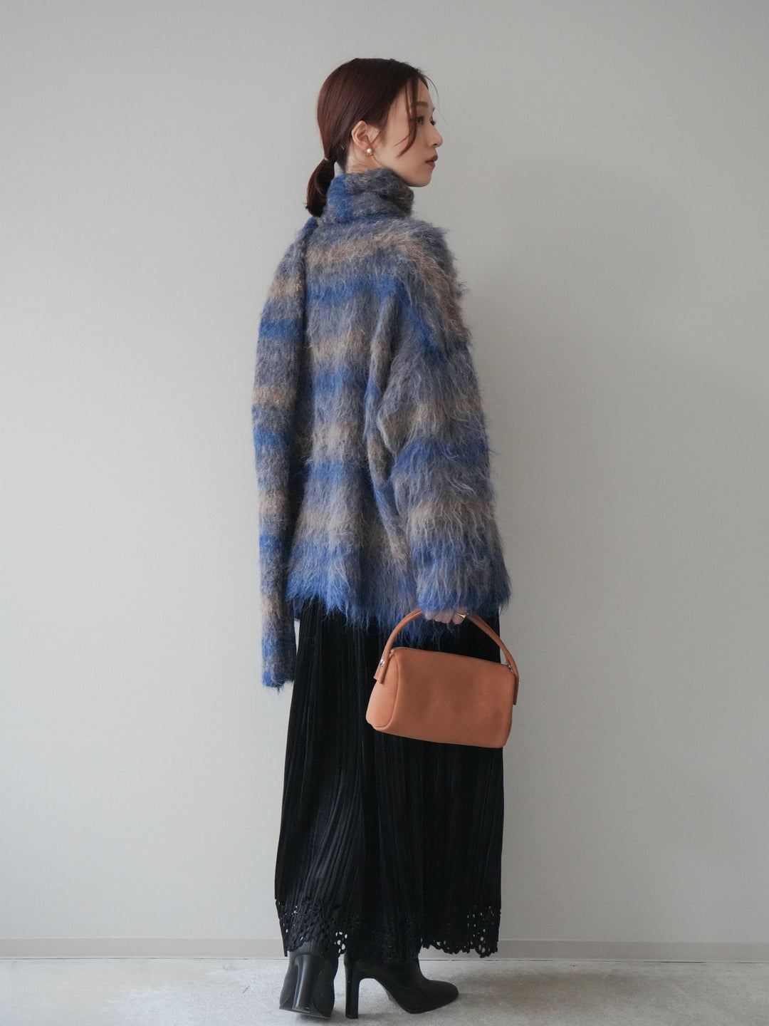 [予約]パンチングデザインスエードプリーツスカート/black